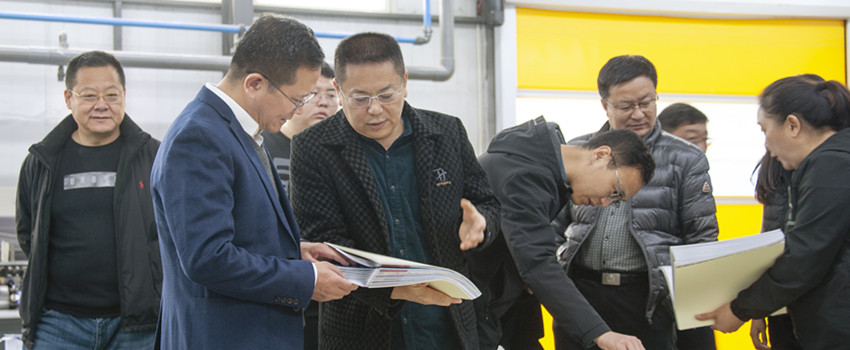 侯景濱走訪印刷、影像市場(chǎng)